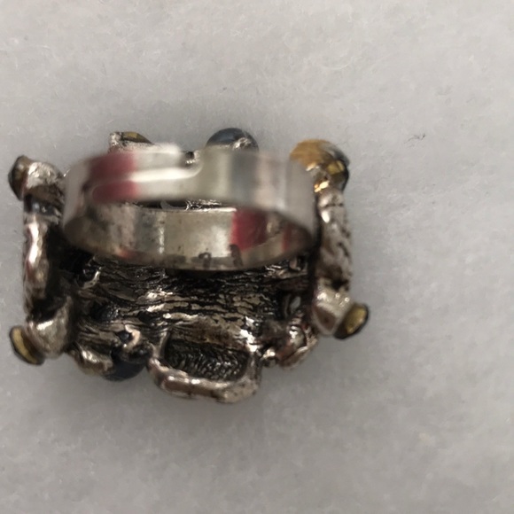 Ring - Picture 2 of 3